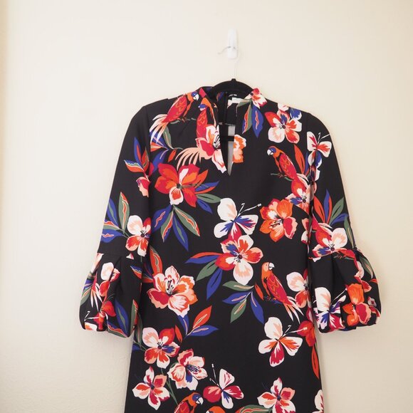!! NWT New York & Company Black Floral Parrot Bird Tropical Print Long Sleeve - Picture 2 of 5